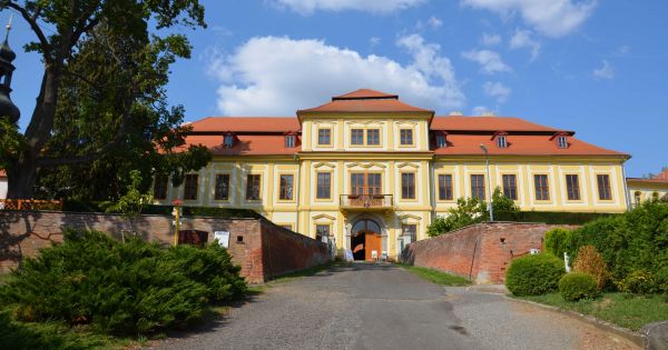 Zámek Svojšín a okolí Integrovaná doprava Plzeňského kraje
